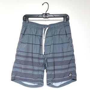Vuori Shorts Size Medium
